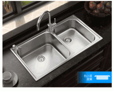 <b>3卫生间和厨房因为改下水道缘由</b>